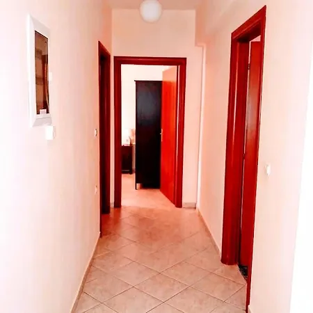Giorgos Apartments. * Skála Foúrkas