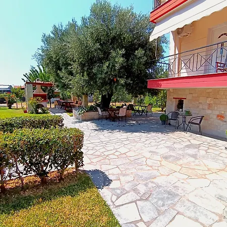 アパート Giorgos Apartments. *