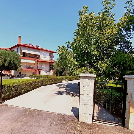 Giorgos Apartments. *