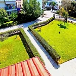 Giorgos Apartments. Skala Fourkas